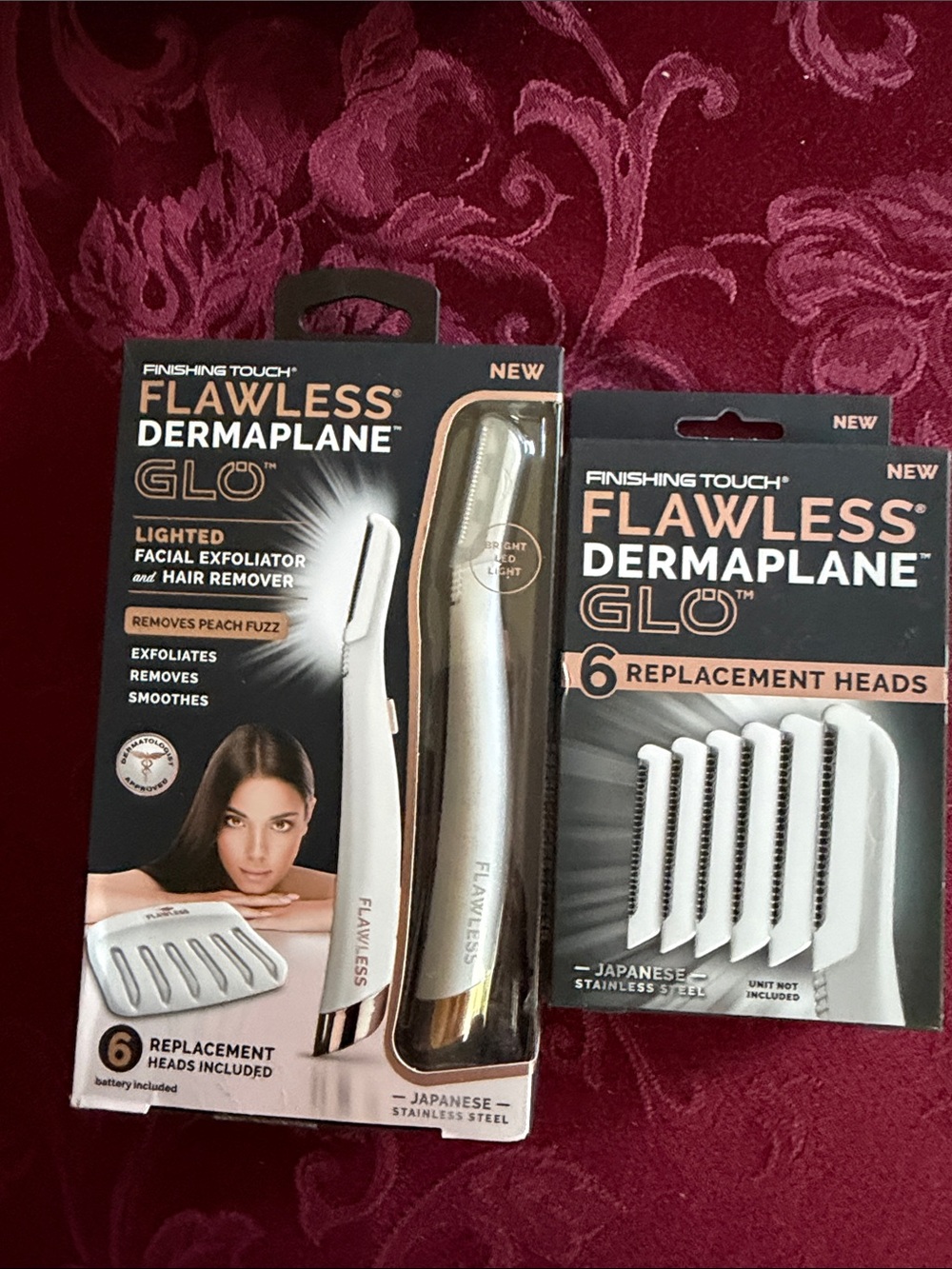 Finishing Touch Flawless
Dermaplane Glo and Box Of Sealed
6 Replacement Heads